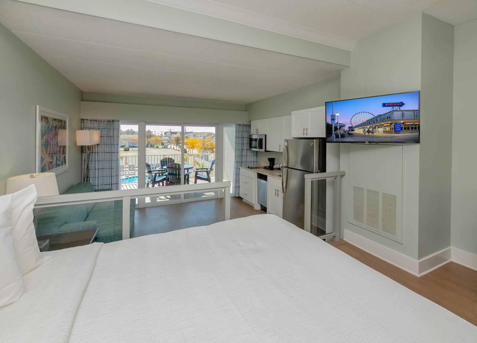Suite Pool View Balcony
