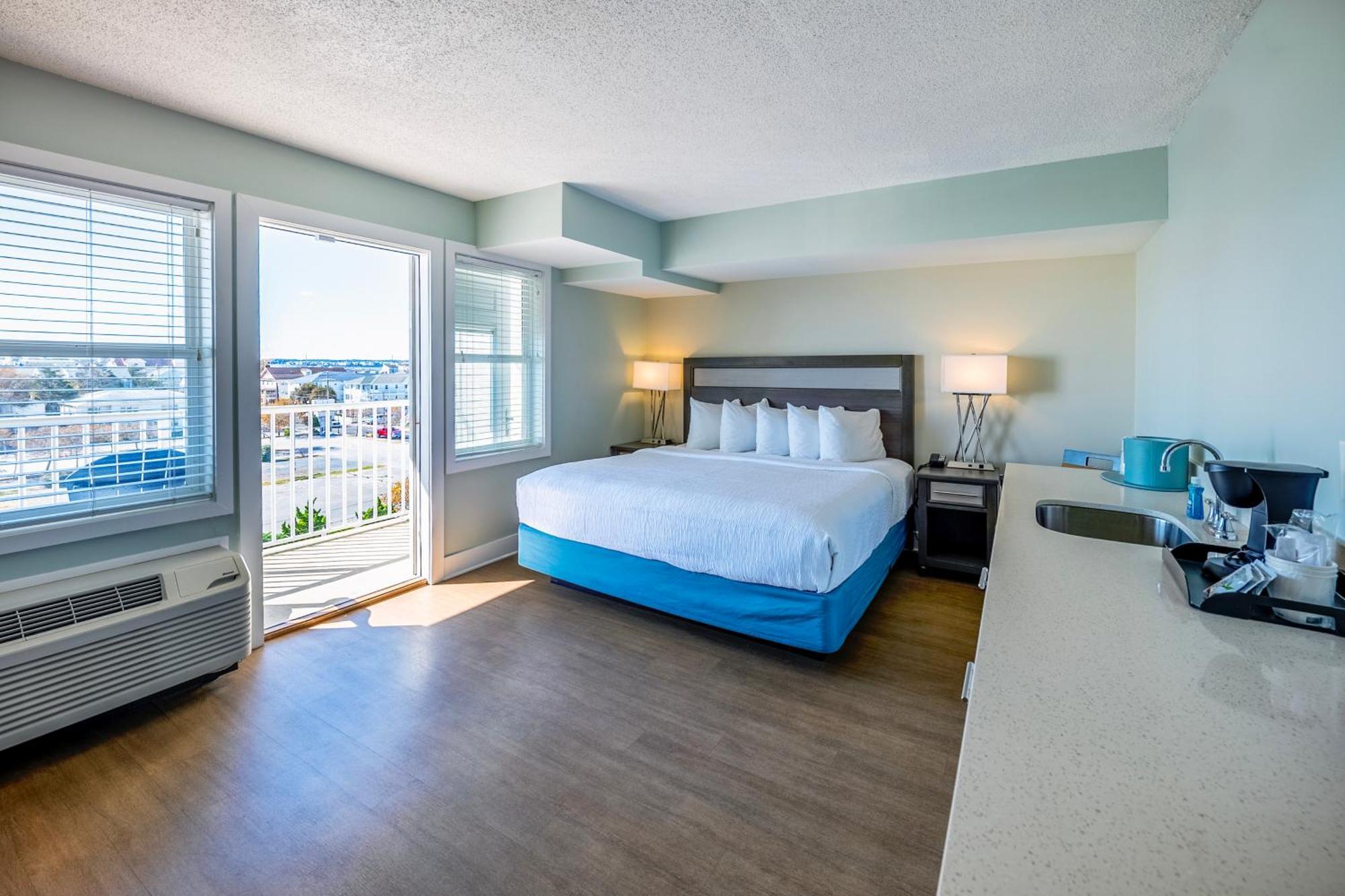 Efficiency King Oceanview Balcony