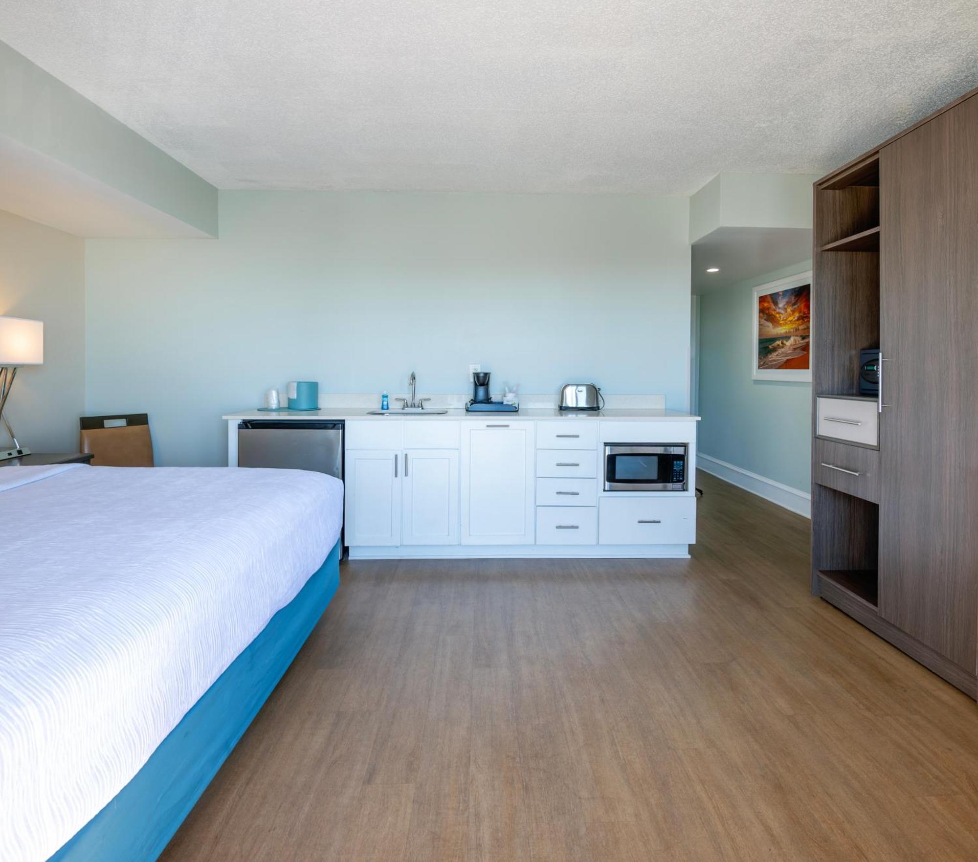 Efficiency King Oceanview Balcony