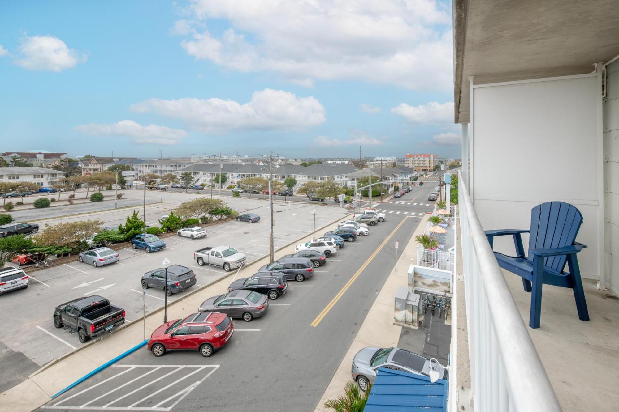 Efficiency King Oceanview Balcony
