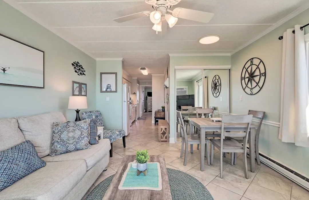 End-Unit Ocean City Condo With Panoramic Views!-1